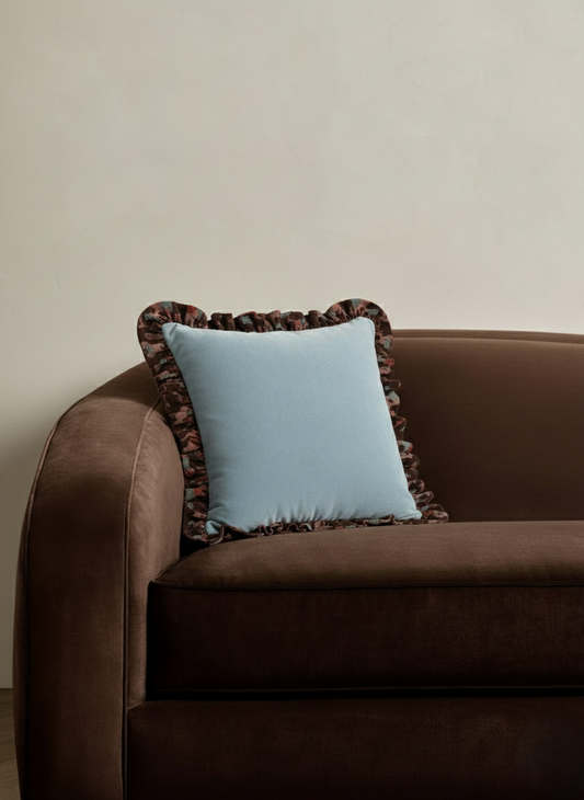 Star Omega Dekoratif Kadife Fırfır Kırlent Desenli